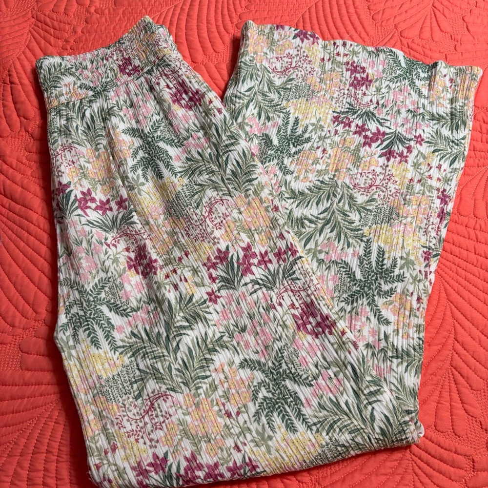 Wonderly Floral Patterned pants
